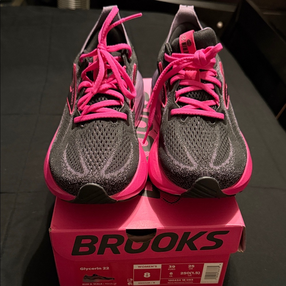 Brand New Brooks Women's Glycerin 22 Athletic Shoes - Black and Pink